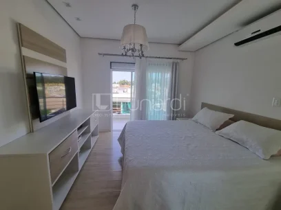 Foto Casa com 3 Dormitórios