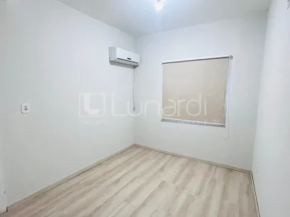 Foto Apartamento com 2 Dormitórios