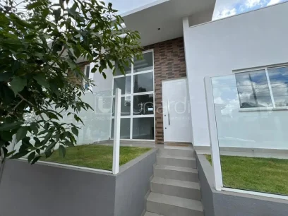 Casa com 3 Dormitórios