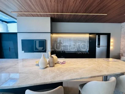 Foto Apartamento com 3 Suítes