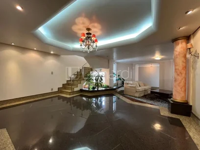 Foto Apartamento com 4 Dormitórios