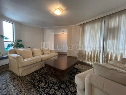 Foto Apartamento com 4 Dormitórios