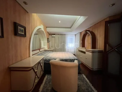 Foto Apartamento com 4 Dormitórios