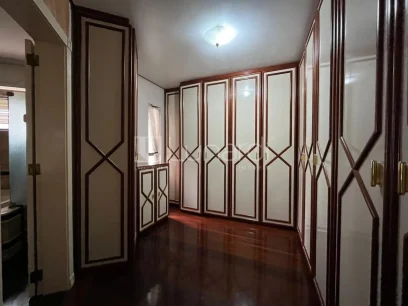 Foto Apartamento com 4 Dormitórios