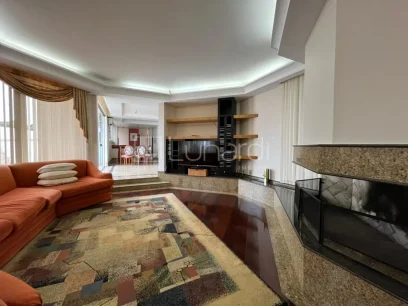 Foto Apartamento com 4 Dormitórios