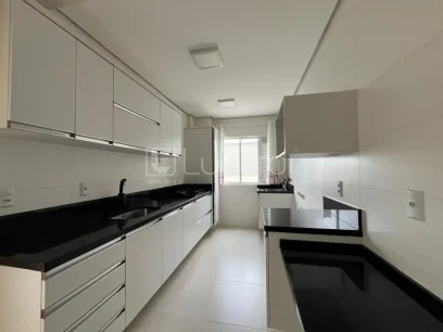Foto Apartamento com 2 Dormitórios