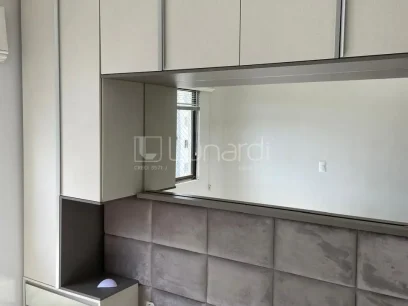 Foto Apartamento com 2 Dormitórios