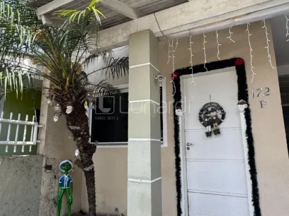 Foto Sobrado com 3 Dormitórios