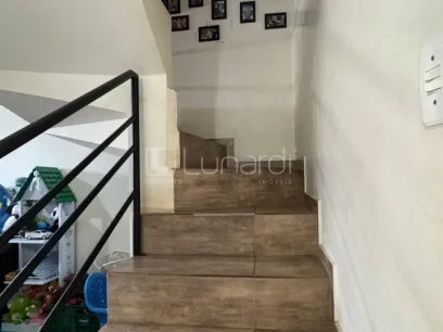 Foto Sobrado com 3 Dormitórios