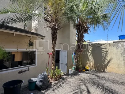 Foto Sobrado com 3 Dormitórios