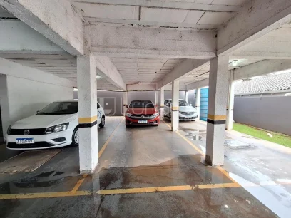 Foto Apartamento com 2 Dormitórios