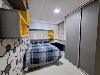 Foto Apartamento com 2 Dormitórios