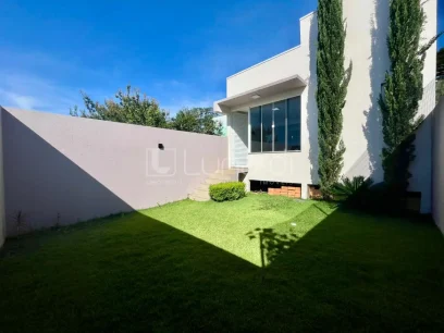 Foto Casa com 2 Dormitórios