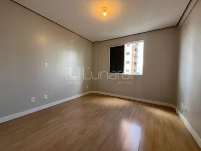 Foto Apartamento com 2 Dormitórios