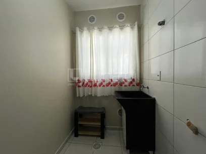 Foto Apartamento com 2 Dormitórios