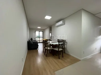 Foto Apartamento com 2 Dormitórios