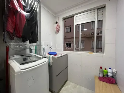 Foto Apartamento com 2 Dormitórios