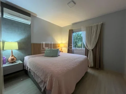 Foto Apartamento com 2 Dormitórios