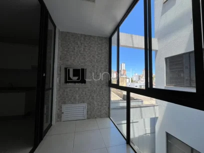 Foto Apartamento com 3 Dormitórios