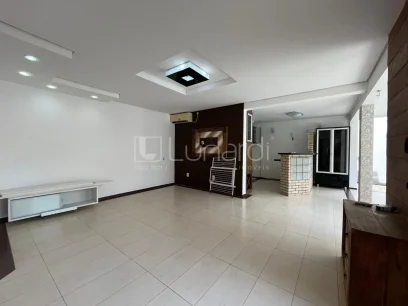 Foto Casa com 3 Dormitórios