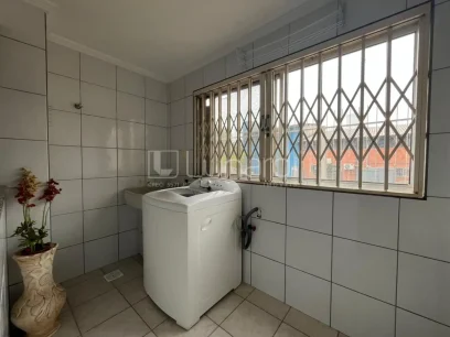 Foto Apartamento com 2 Dormitórios