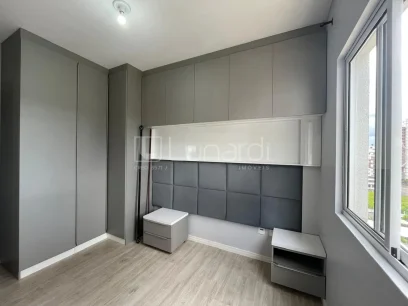 Foto Apartamento com 2 Dormitórios