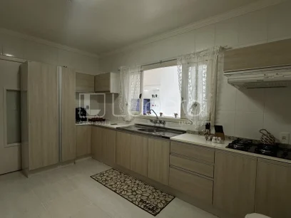 Foto Casa com 4 Dormitórios