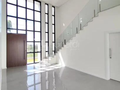 Foto Casa com 3 Dormitórios