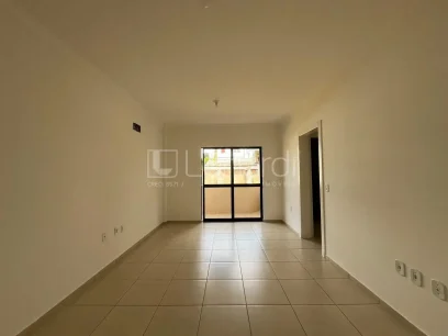 Foto Apartamento com 2 Dormitórios