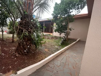 Foto Casa com 3 Dormitórios