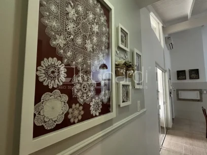 Foto Casa com 4 Dormitórios