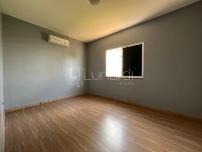 Foto Casa com 3 Dormitórios