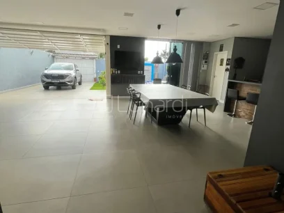 Foto Casa com 3 Suítes