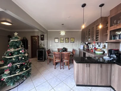 Apartamento com 3 Dormitórios