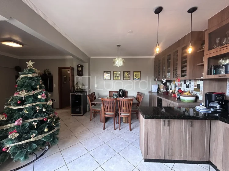 Apartamento com 3 Dormitórios