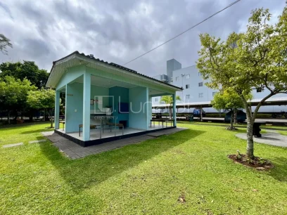 Foto Apartamento com 2 Dormitórios