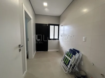 Foto Casa com 4 Suítes