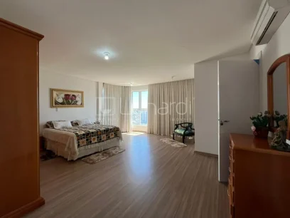 Foto Apartamento com 3 Suítes