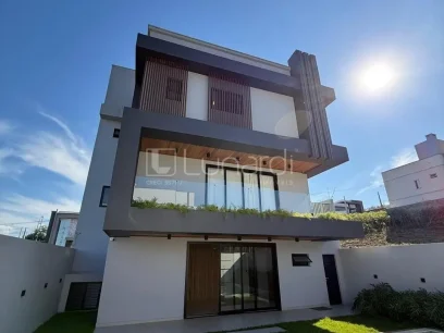 Foto Casa com 3 Suítes