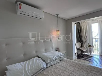 Foto Apartamento Duplex com 3 Dormitórios