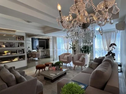 Apartamento Duplex com 3 Dormitórios