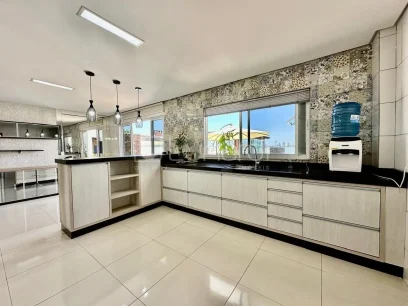 Foto Casa com 5 Dormitórios