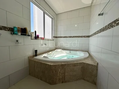 Foto Casa com 5 Dormitórios