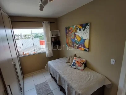 Foto Apartamento com 2 Dormitórios