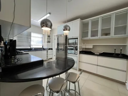 Foto Apartamento com 3 Dormitórios