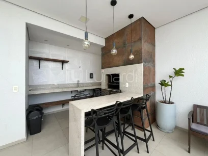 Foto Apartamento com 2 Dormitórios