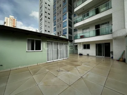 Foto Apartamento com 2 Dormitórios