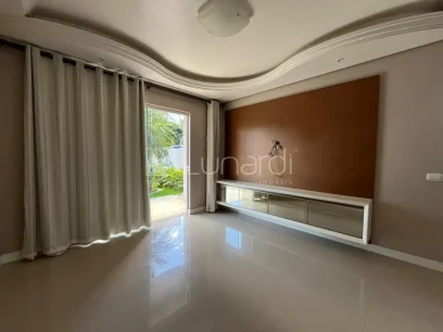 Foto Casa com 3 Dormitórios