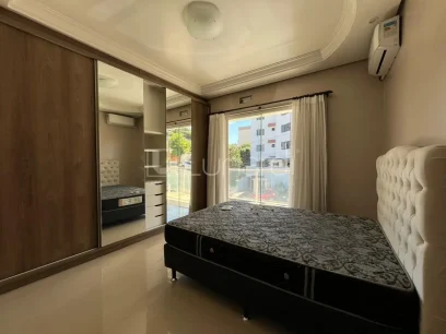 Foto Casa com 3 Dormitórios