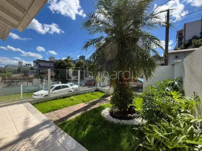 Foto Casa com 3 Dormitórios